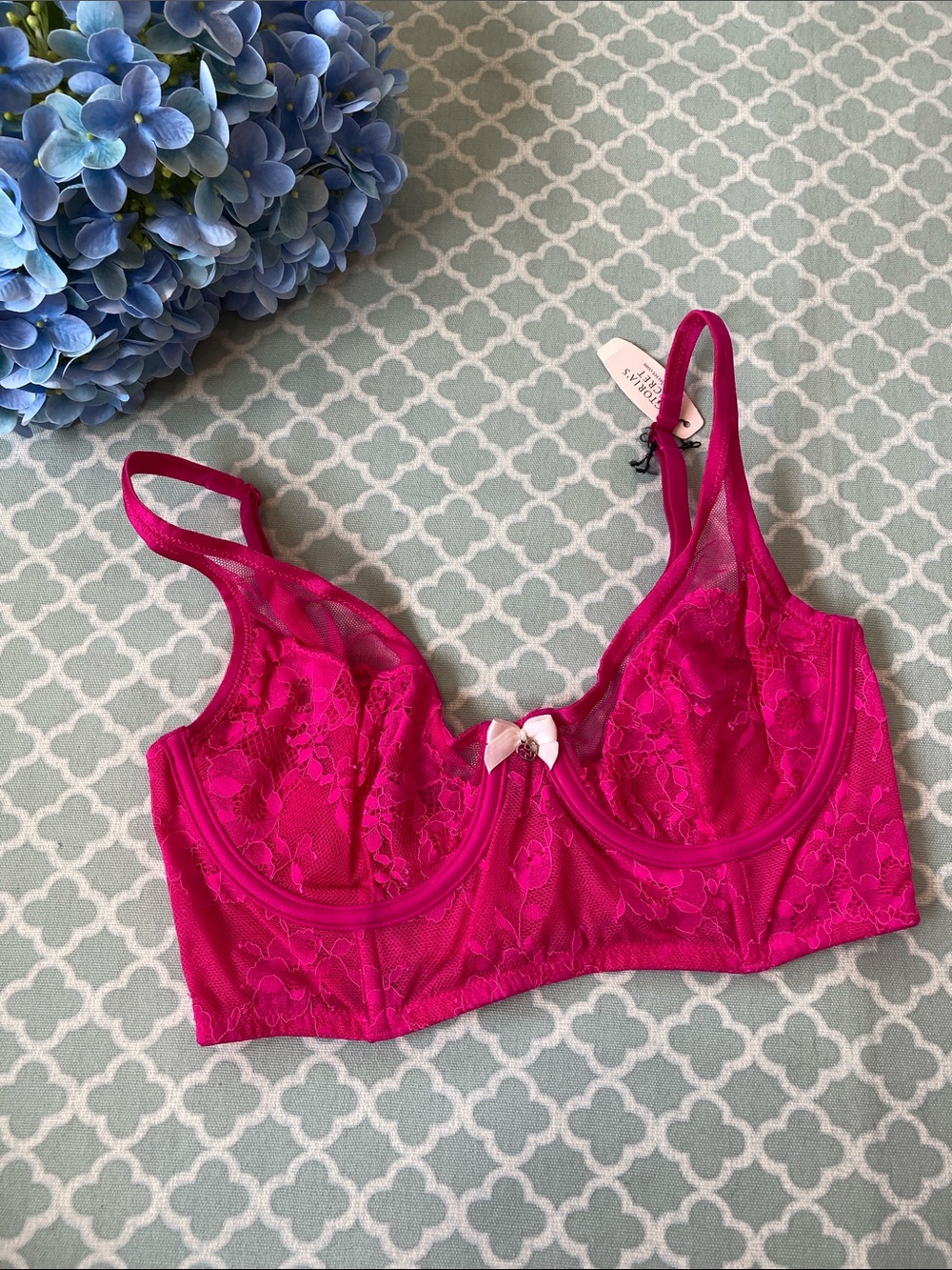 Victoria’s Secret Body Lace Unlined Longline 32D NWT